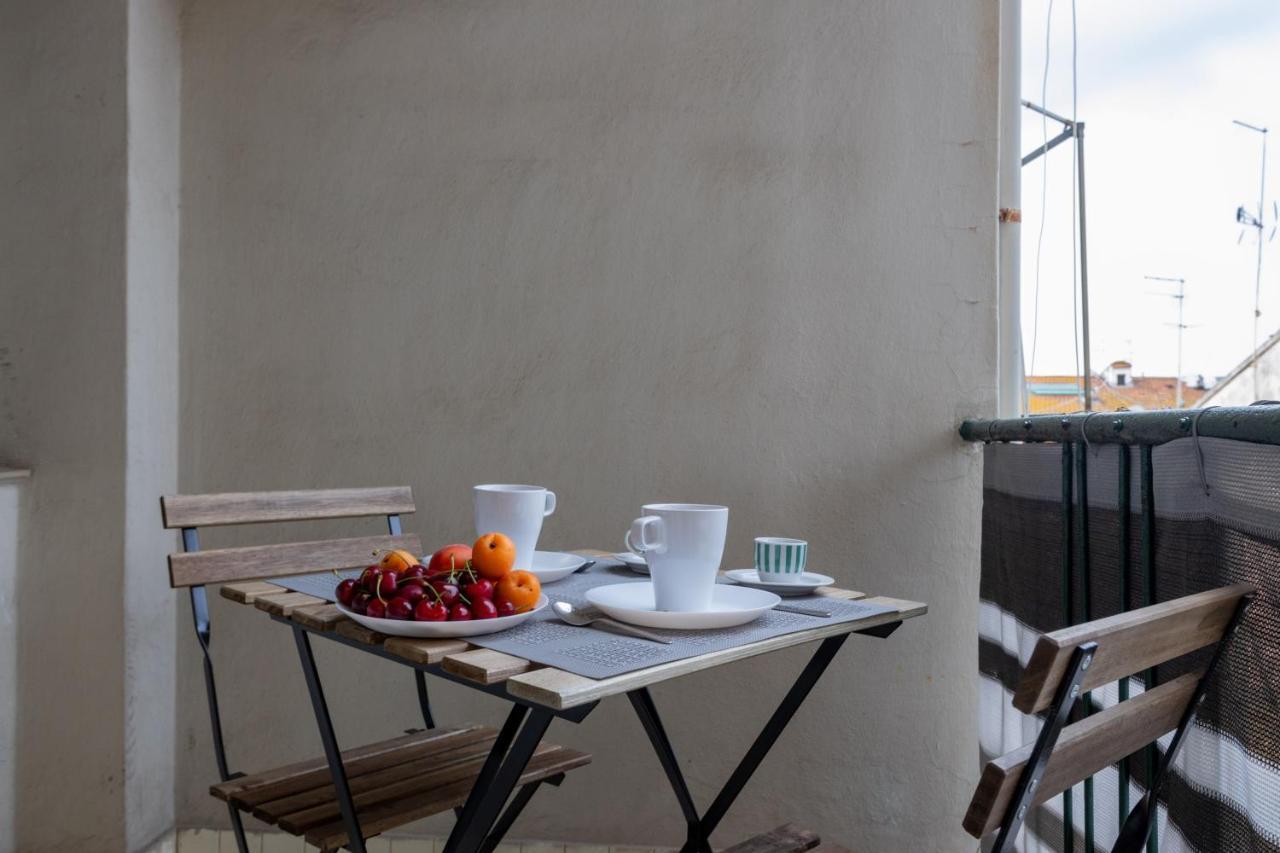 Yellowsunny Apartment With Two Balconies Пиза Екстериор снимка